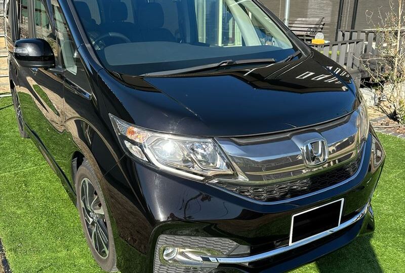 井原市井原町より平成28年式ホンダ ステップワゴンスパーダを162万円で買取