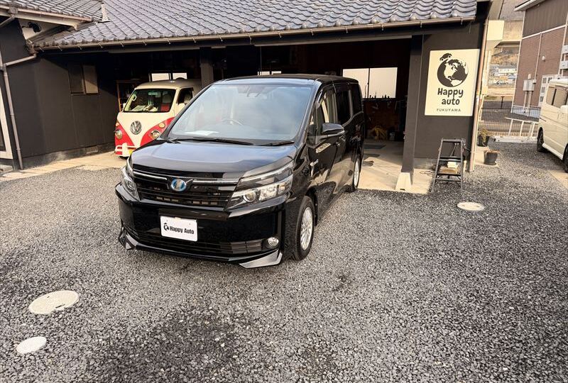 福山市御幸町で68万円買取したトヨタ ヴォクシー ハイブリッドV 平成28年式 走行10.6万km