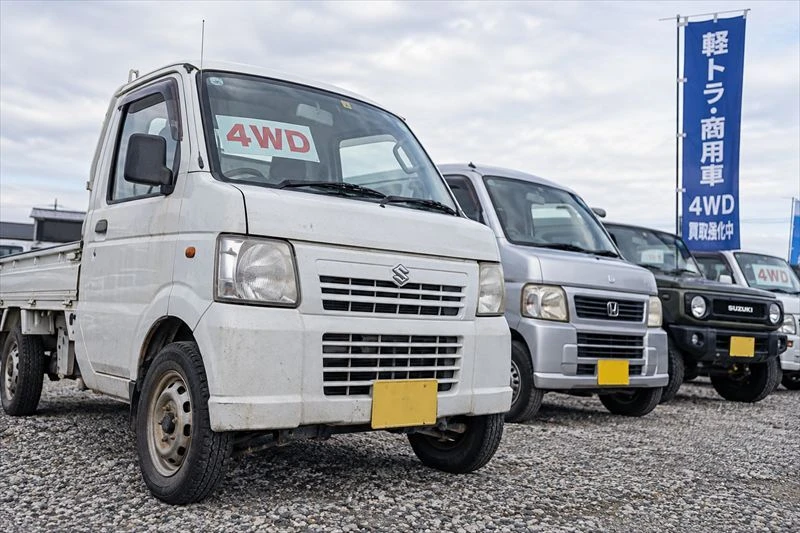 4WDや商用車など中古車市場で需要がある車のイメージ